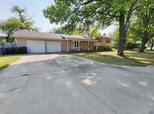 2900 SW Moundview Dr, Topeka, KS 66614