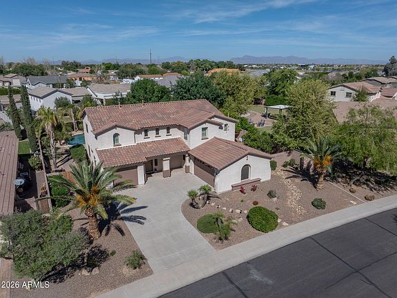 3rd image of 2614 E Carob Drive
