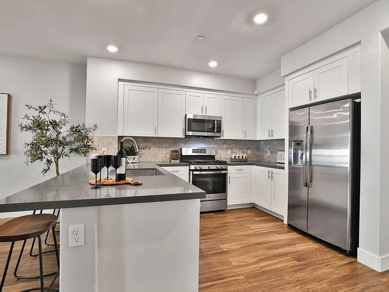5925 Charlotte Dr #204 — Photo 4