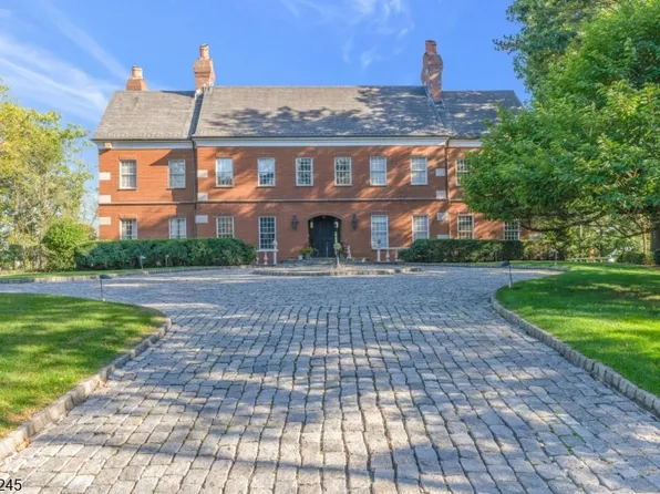 53 Canterbury Ln, Watchung Boro, NJ 07069