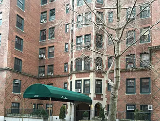 160 Henry Street in Brooklyn Heights
