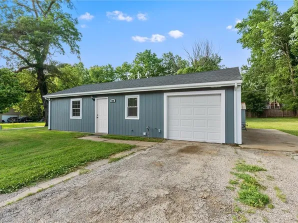 400 Wherritt Ln, Liberty, MO 64068