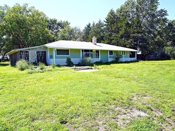 5290 Ashley Rd, Wamego, KS 66547