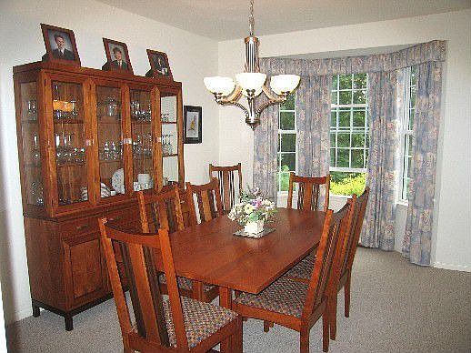 Dining room with bay window
