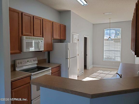 4th image of 1447 Barrington Cir