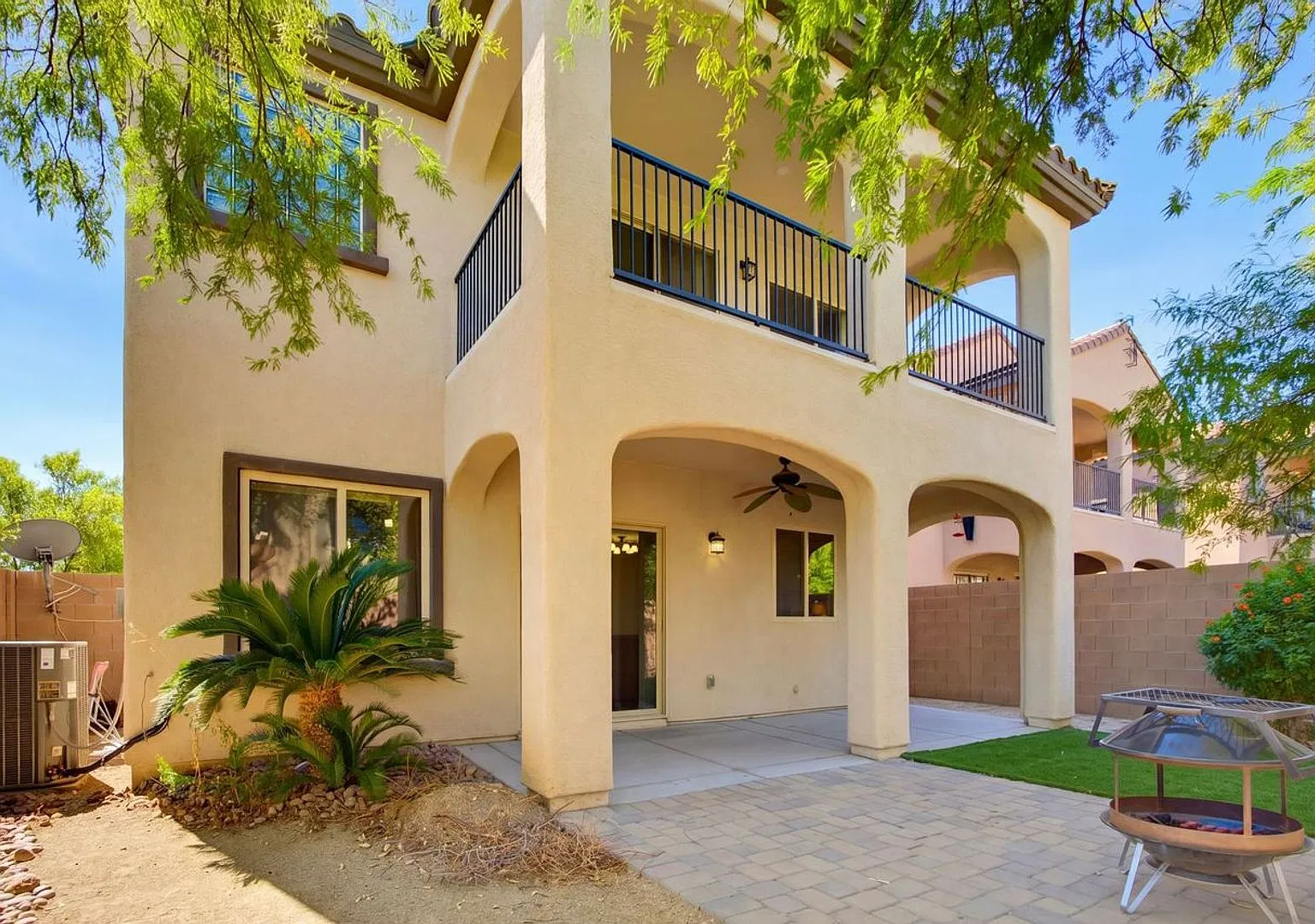 Spacious 2-Story Home w/ Two Balconies, Granite Island Kitchen & Turf Backyard SW Las Vegas — Photo 2