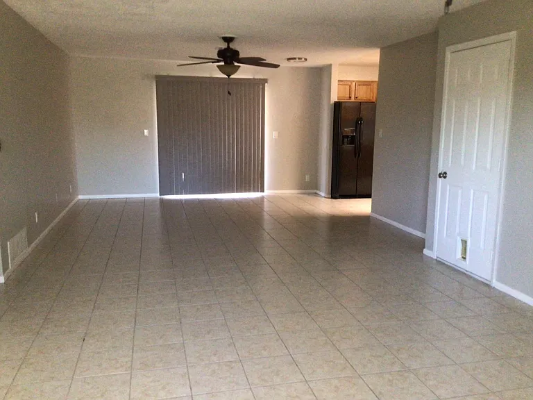 1646 N Daffodil St — Photo 14