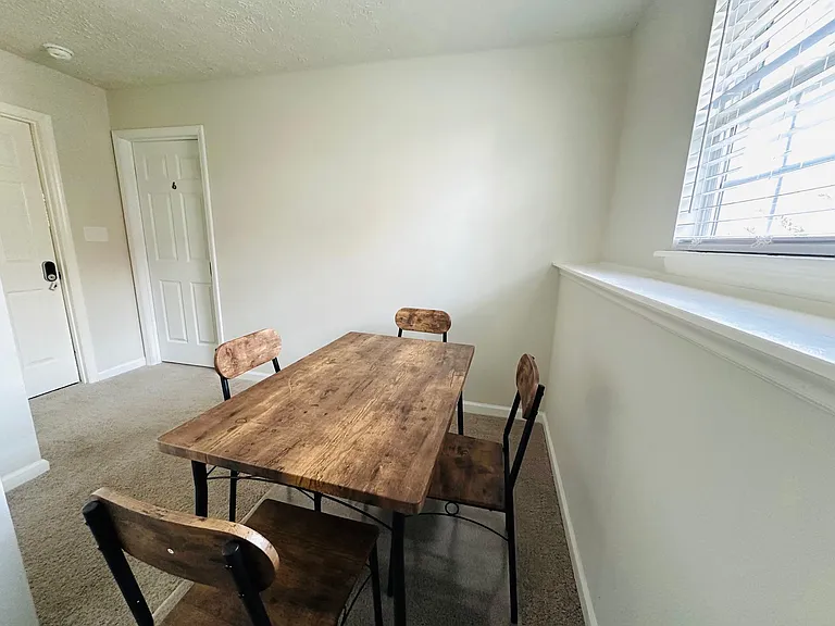 Brandycrest Dr — Photo 9