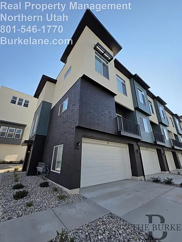 1437 Burke Ln N Photo 1