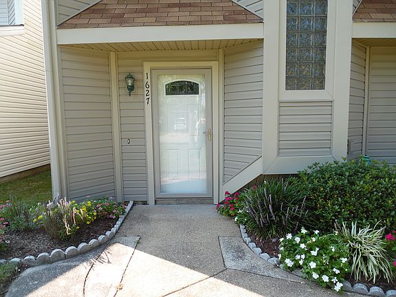 3rd image of 1627 Mill Oak Dr