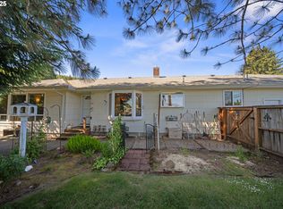 3010 Longwood Dr, Reedsport, OR 97467