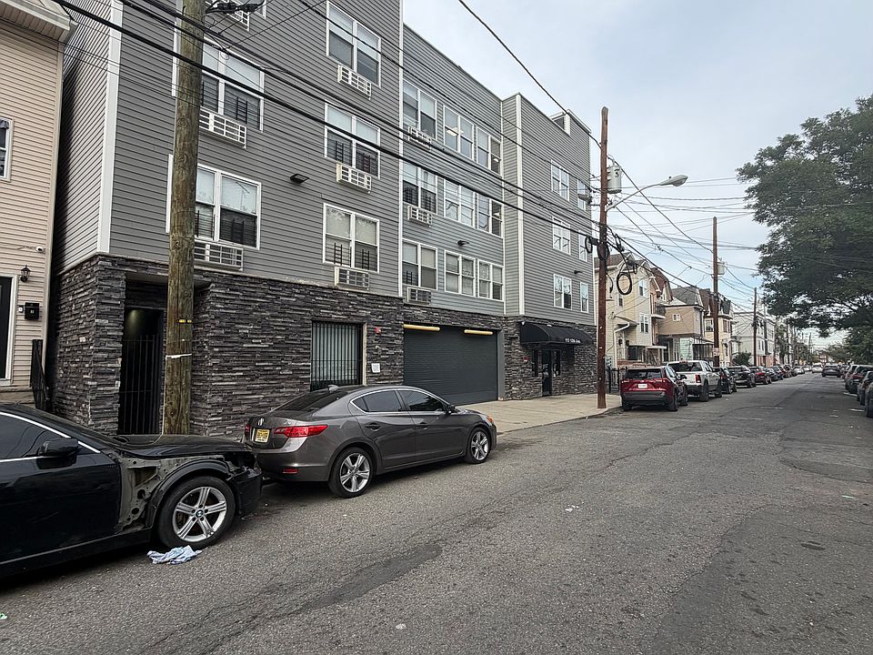 1st image of 113 12th Ave #2