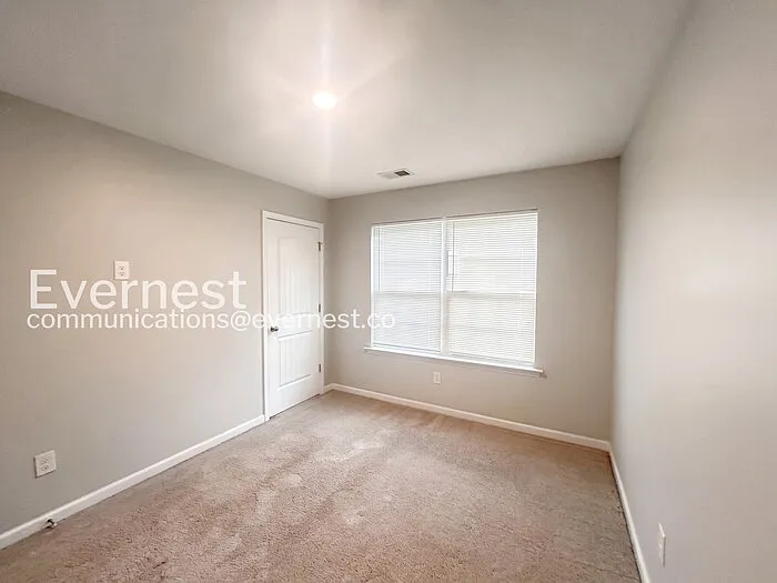 5298 Hanover St — Photo 11