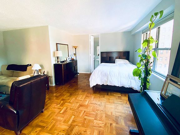 5th image of 300 E 40th St APT 7-D