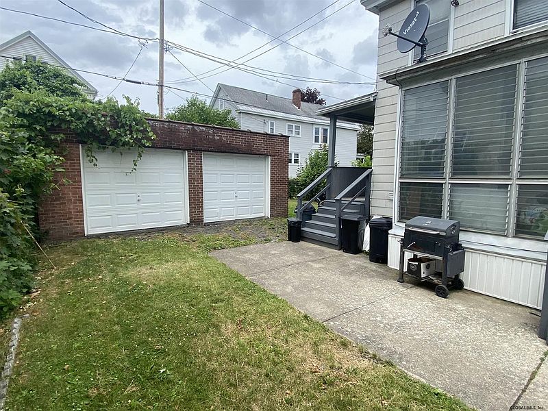 4th image of 590 6th Avenue