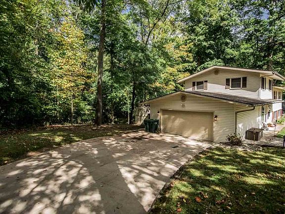 4th image of 3516 Woods Dr