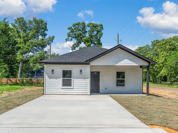 102 Navajo Dr, Mabank, TX 75156