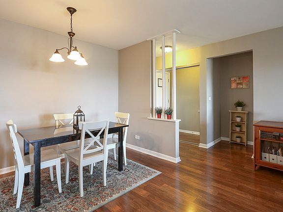2nd image of 2050 Valencia Dr APT 407
