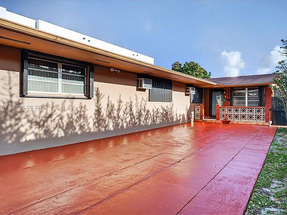 4th image of 3166 SW 22nd Ter