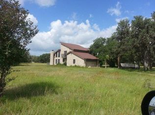 2085 Fordtran Rd, Yoakum, TX 77995