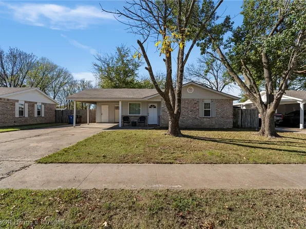 8410 S 32nd Ter, Fort Smith, AR 72908