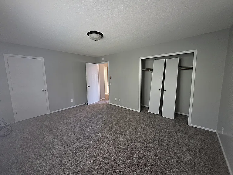 333 Odanah Ave #4C — Photo 20