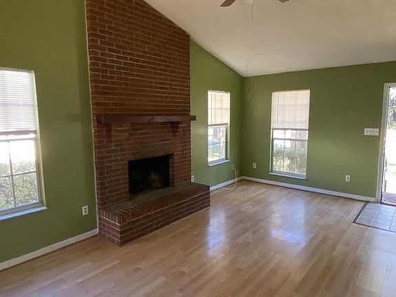 4th image of 3232 Whitney Dr E