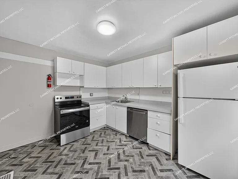 2322 Fordham St — Photo 13