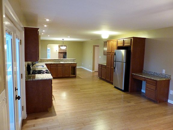 3rd image of 5630 Forest Dr