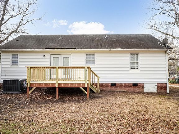4th image of 612 W Stallings St