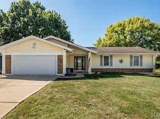 22 Carriage Way W, Saint Peters, MO 63376
