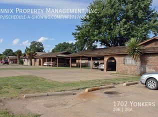 1702 Yonkers St APT B, Plainview, TX 79072