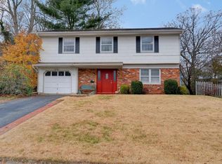 40 Taunton Dr, Howell, NJ 07731