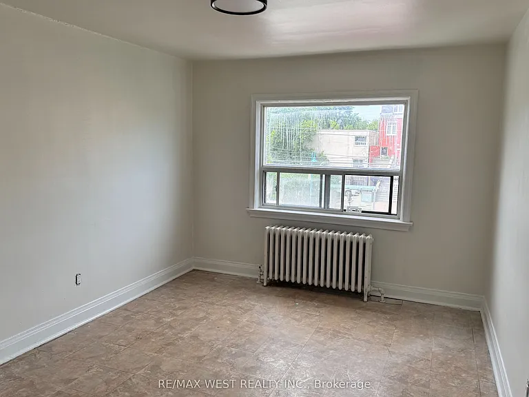 3393 Lakeshore Rd W #1 — Photo 5
