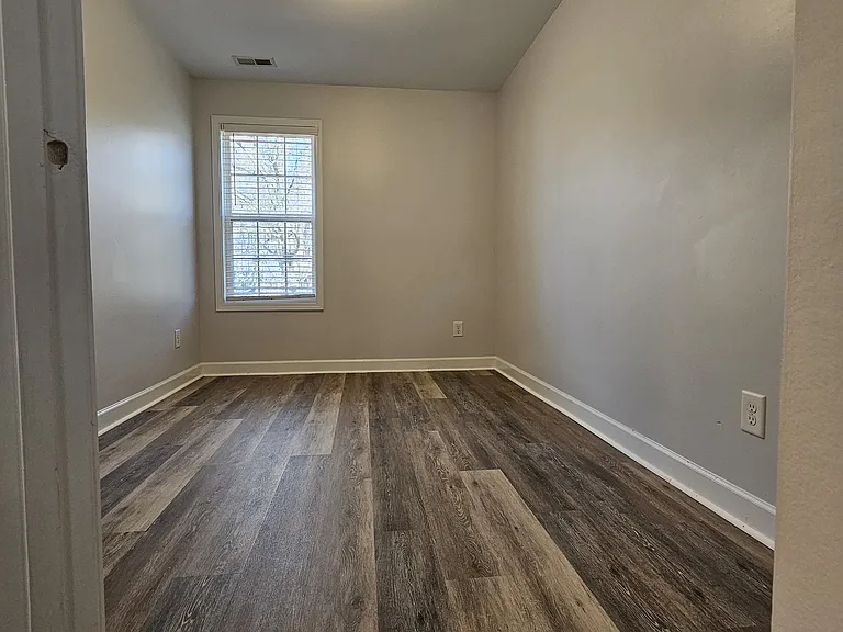 527 Walter St #527 — Photo 18