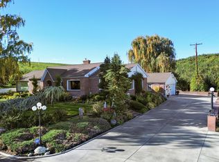 1350 Upland Way, Tieton, WA 98947