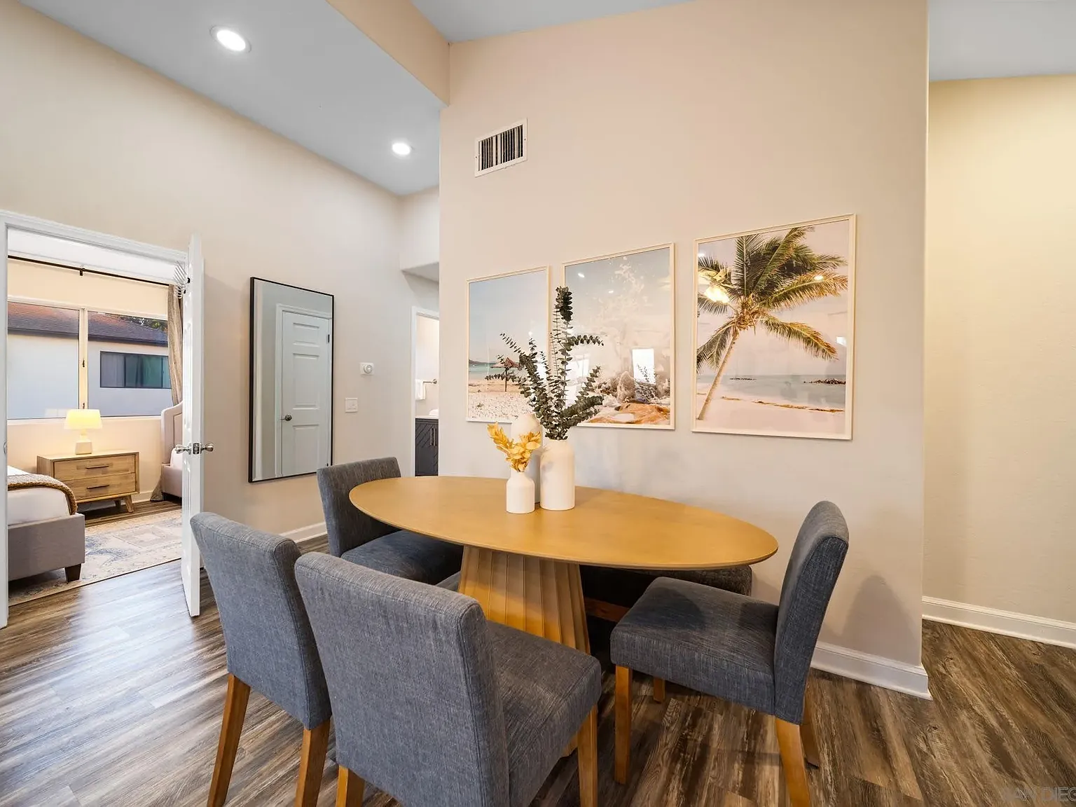 2 bed, 2.0 bath, 1000 sqft, $8,500 — Photo 3