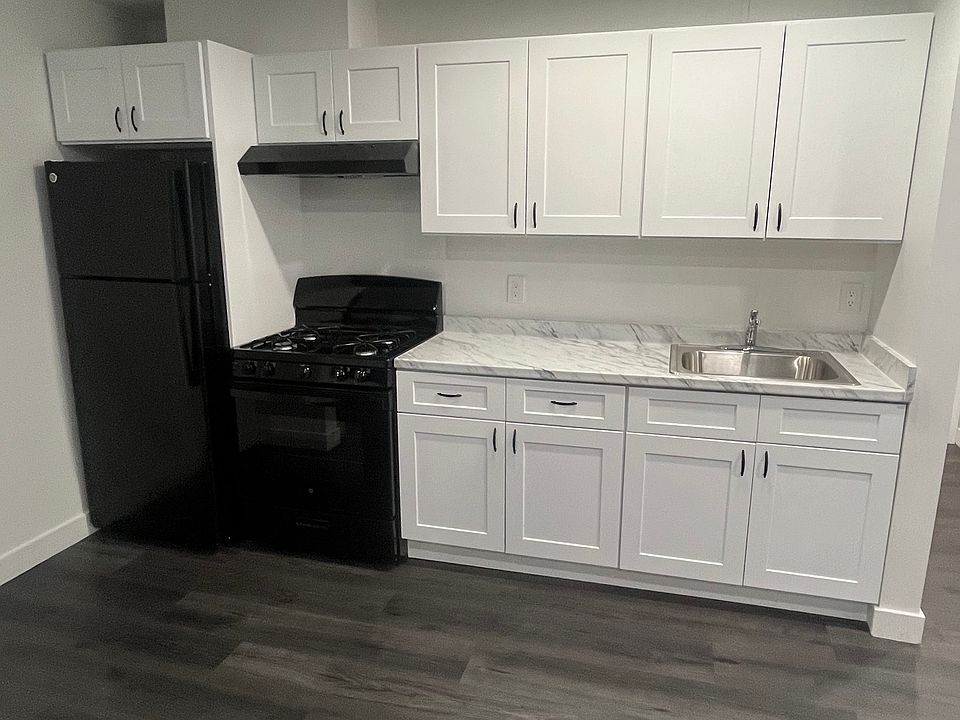 1st image of 24 Darnell Ln Floor 2