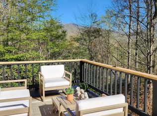 416 W Ridge Dr, Burnsville, NC 28714