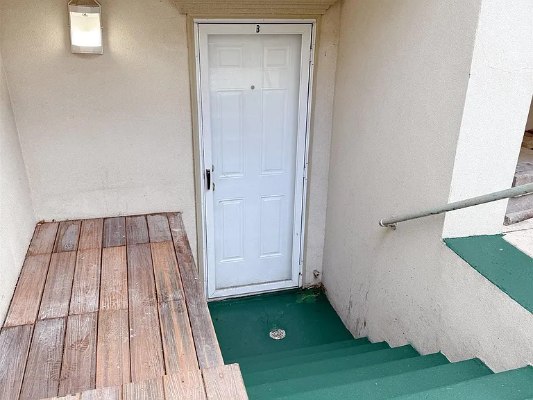 102 S Raleigh Ave — Photo 18
