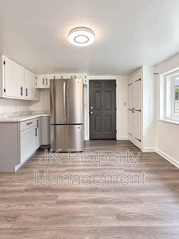 2 bed, 1.0 bath, 1004 sqft, $1,775 — Photo 4