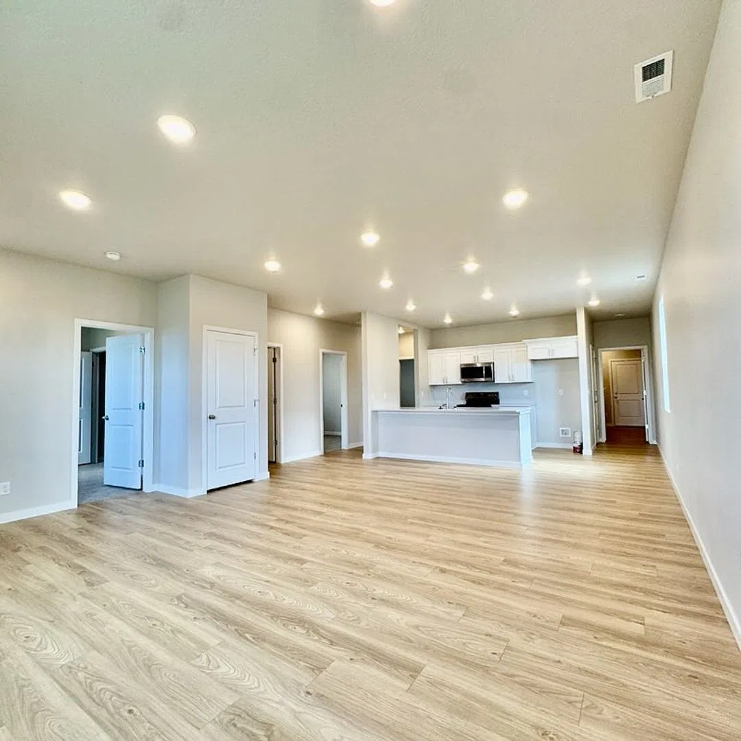 Beautiful Brand New Home! — Photo 3