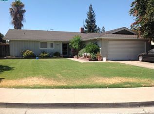 3521 W Monte Vista Ct, Visalia, CA 93277