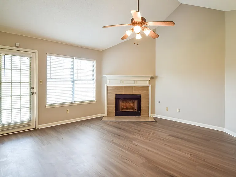 7341 Lee Ann Dr — Photo 5