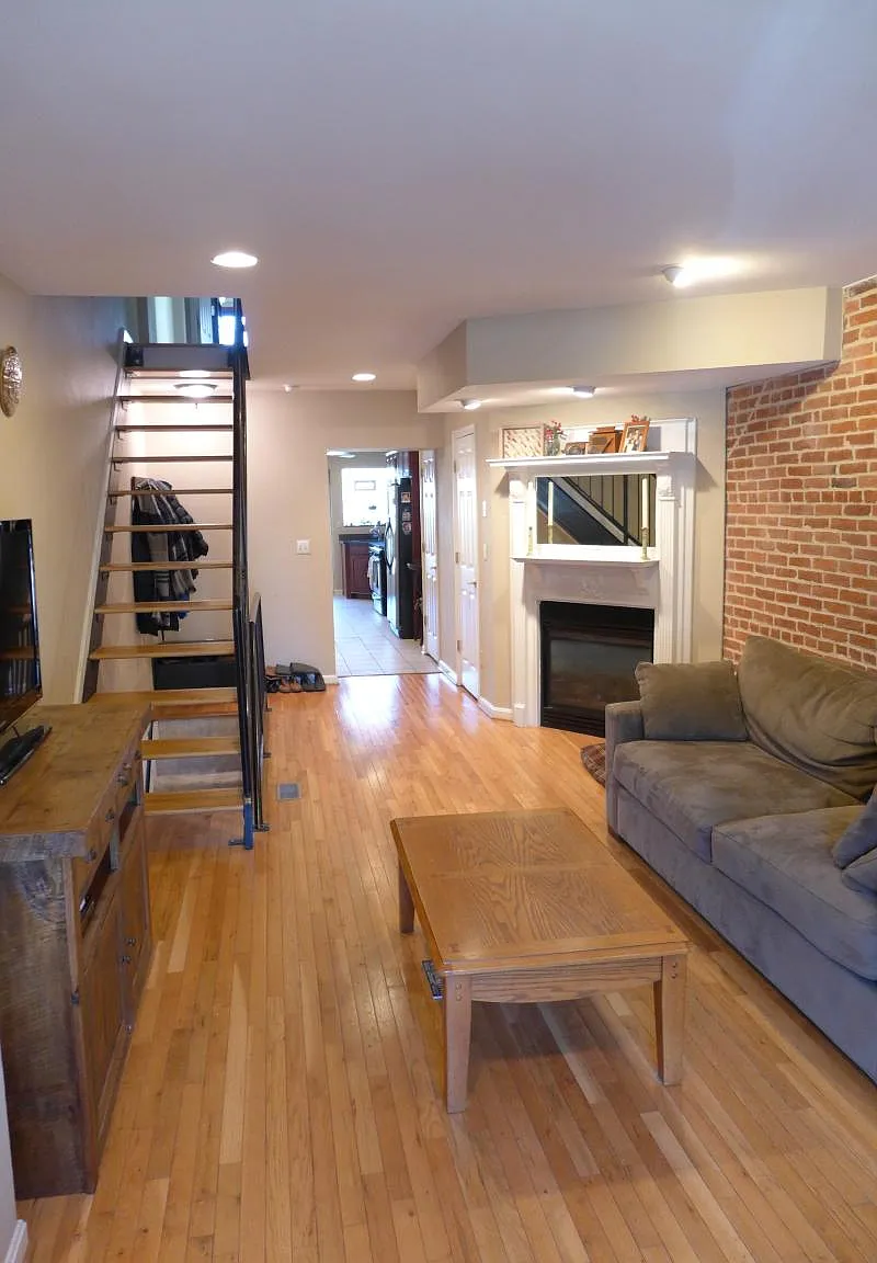 3 bed, 2.5 bath, 2000 sqft, $2,700 — Photo 1