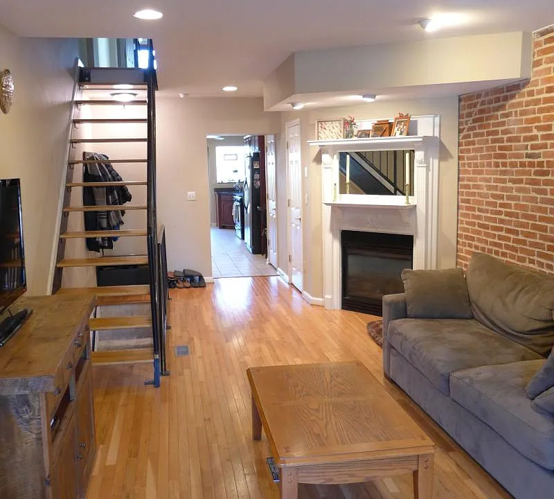 512 S Montford Ave