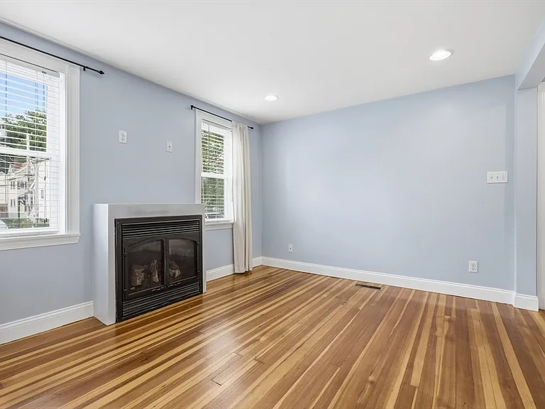 98 Grove St — Photo 6