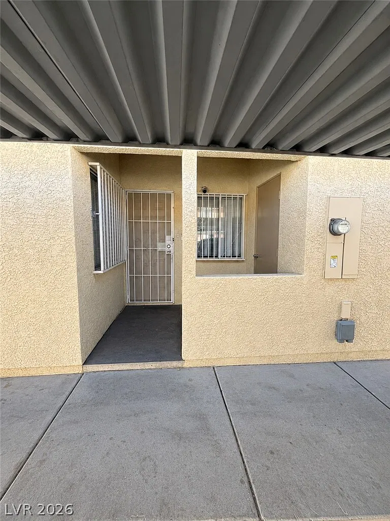 2 bed, 2.0 bath, 798 sqft, $1,250 — Photo 2