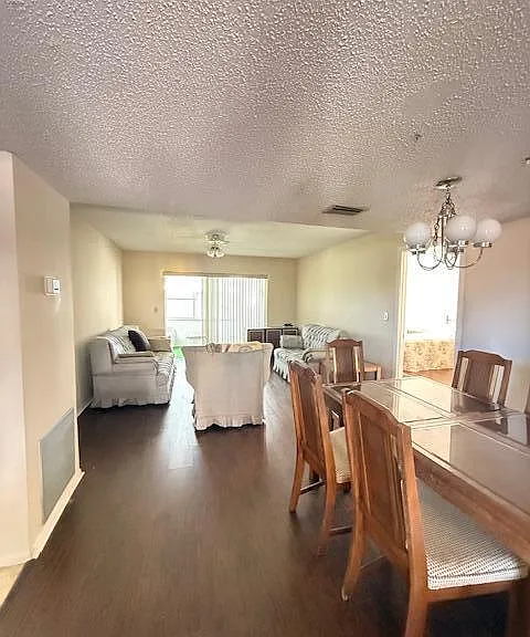321 Lake Evelyn Dr — Photo 2