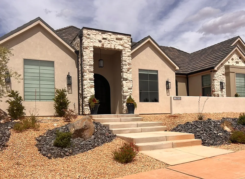 1089 E Corral Way